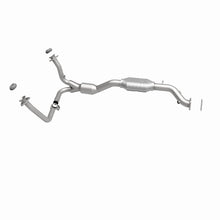 Load image into Gallery viewer, MagnaFlow Exhaust Products 24898 HM Grade Direct-Fit Catalytic Converter for Select Chevrolet Blazer