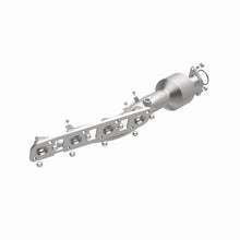 Load image into Gallery viewer, MagnaFlow Exhaust Products 290035 OEM Grade Manifold Catalytic Converter for Select INFINITI QX80, Nissan Armada, Nissan NV2500, Nissan NV3500, Nissan TITAN, Nissan TITAN XD