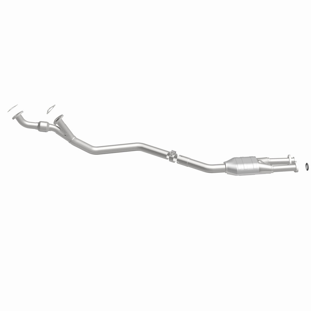 MagnaFlow Exhaust Products 23558 Standard Grade Direct-Fit Catalytic Converter for Select BMW 533i, BMW 633CSi