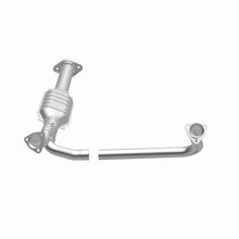 Load image into Gallery viewer, MagnaFlow Exhaust Products 3391482 California CARB Direct-Fit Catalytic Converter for Select Chevrolet G10, Chevrolet G20, Chevrolet G30, GMC G1500, GMC G2500, GMC G3500