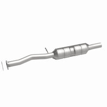 Load image into Gallery viewer, MagnaFlow Exhaust Products 55323 HM Grade Direct-Fit Catalytic Converter for Select Ford Excursion, Ford F-250 Super Duty, Ford F-350 Super Duty, Ford F-450 Super Duty, Ford F-550 Super Duty