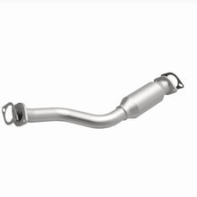 Load image into Gallery viewer, MagnaFlow Exhaust Products 5571317 California CARB Direct-Fit Catalytic Converter for Select Nissan Rogue, Nissan Rogue Select