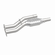 Load image into Gallery viewer, MagnaFlow Exhaust Products 23179 HM Grade Direct-Fit Catalytic Converter for Select Chevrolet C2500, Chevrolet C2500 Suburban, Chevrolet C3500, Chevrolet K2500, Chevrolet K3500, GMC C2500, GMC C2500 Suburban, GMC K2500, GMC K3500