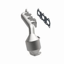 Load image into Gallery viewer, MagnaFlow Exhaust Products 49043 OEM Grade Manifold Catalytic Converter for Select Chevrolet Tracker, Suzuki Grand Vitara, Suzuki Vitara, Suzuki XL-7