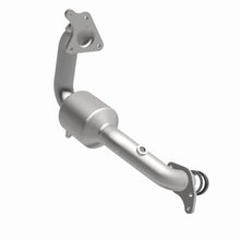 Load image into Gallery viewer, MagnaFlow Exhaust Products 551439 California CARB Direct-Fit Catalytic Converter for Select Nissan Juke