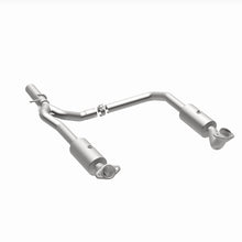 Load image into Gallery viewer, MagnaFlow Exhaust Products 21-599 OEM Grade Direct-Fit Catalytic Converter for Select Ford E-250, Ford E-350 Super Duty