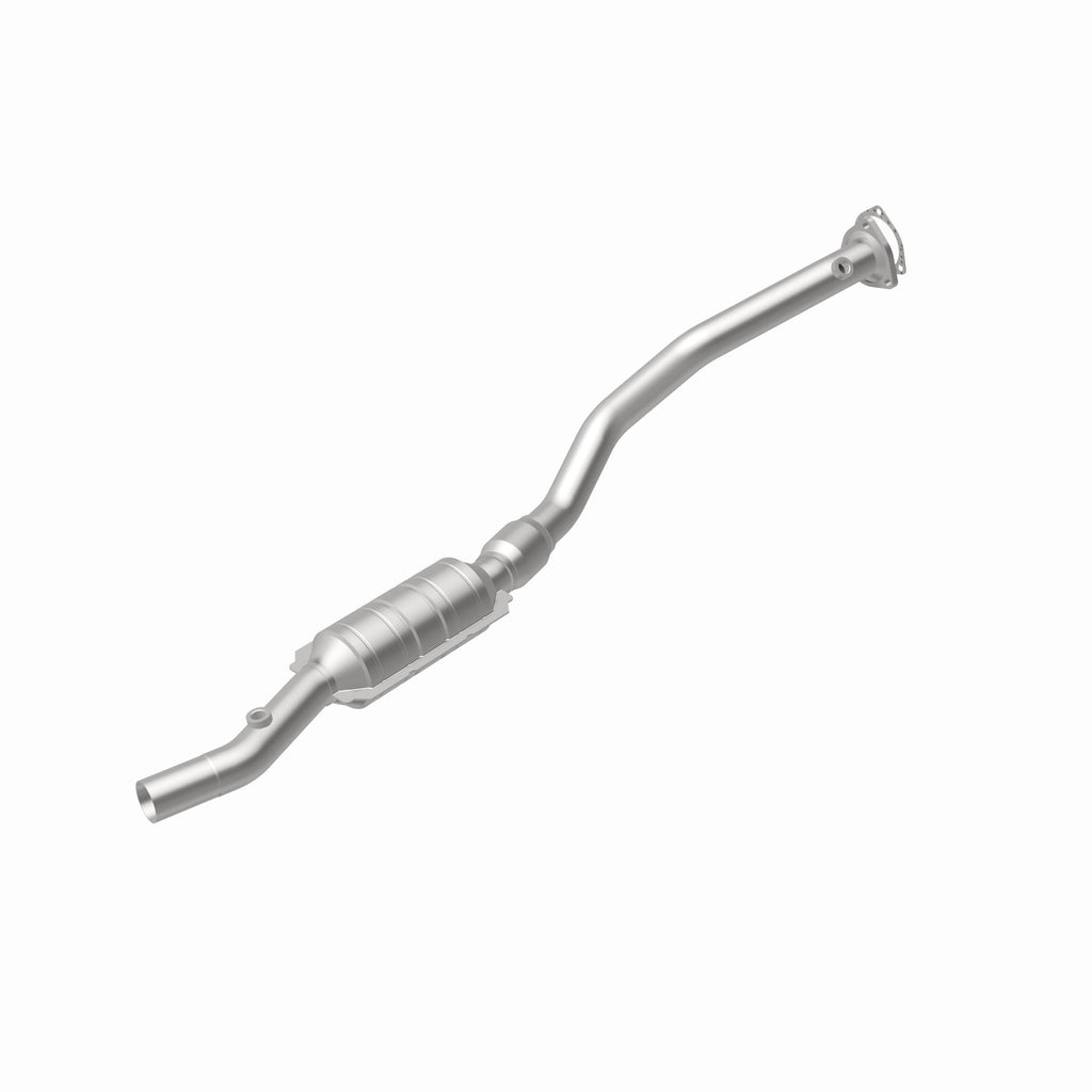 MagnaFlow Exhaust Products 22962 HM Grade Direct-Fit Catalytic Converter for Select Audi A4, Audi A4 Quattro, Volkswagen Passat
