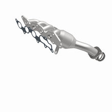 Load image into Gallery viewer, MagnaFlow Exhaust Products 5531851 California CARB Manifold Catalytic Converter for Select Mazda 6