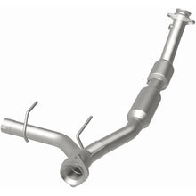 Load image into Gallery viewer, MagnaFlow Exhaust Products 4583078 California CARB Direct-Fit Catalytic Converter for Select Ford Expedition