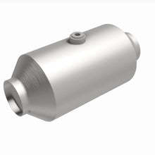 Load image into Gallery viewer, MagnaFlow Exhaust Products 6561356 California CARB Universal Catalytic Converter for Select Cadillac CT5, Chrysler 300, Dodge Challenger, Dodge Charger, Jaguar F-Type, Nissan Altima