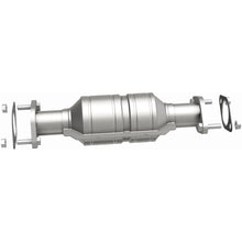 Load image into Gallery viewer, MagnaFlow Exhaust Products 5571469 California CARB Direct-Fit Catalytic Converter for Select Chevrolet Aveo, Chevrolet Aveo5, Pontiac G3