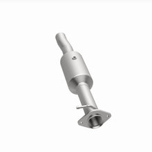 Load image into Gallery viewer, MagnaFlow Exhaust Products 280434 OEM Grade Direct-Fit Catalytic Converter for Select Ford F-350 Super Duty, Ford F-450 Super Duty, Ford F-550 Super Duty