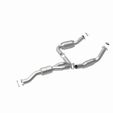 Load image into Gallery viewer, MagnaFlow Exhaust Products 52113 OEM Grade Direct-Fit Catalytic Converter for Select Chevrolet Express 2500, Chevrolet Express 3500, Chevrolet Express 4500, GMC Savana 2500, GMC Savana 3500, GMC Savana