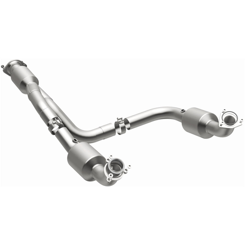 MagnaFlow Exhaust Products 280505 OEM Grade Direct-Fit Catalytic Converter for Select Chevrolet Express 3500, Chevrolet Express 4500, GMC Savana 3500, GMC Savana