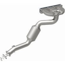 Load image into Gallery viewer, MagnaFlow Exhaust Products 5531758 California CARB Manifold Catalytic Converter for Select BMW 325Ci, BMW 325i