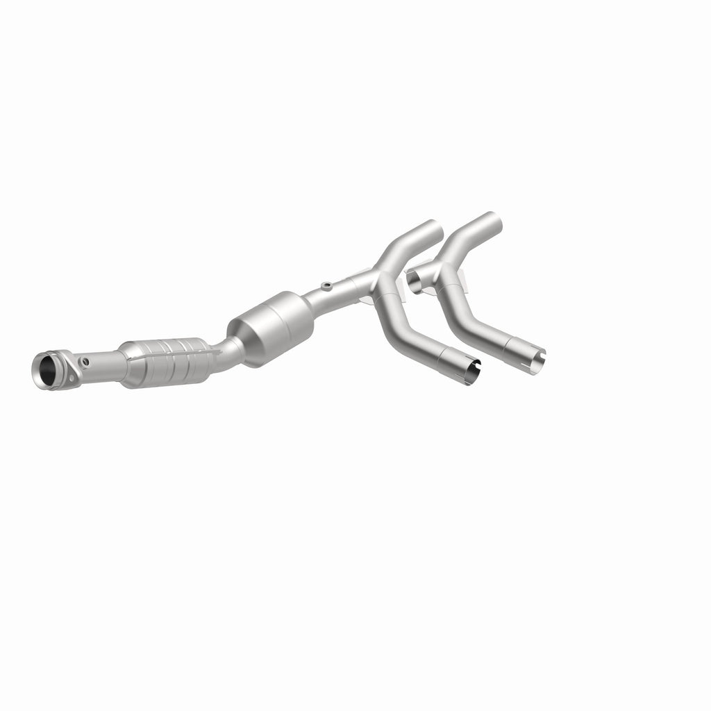 MagnaFlow Exhaust Products 51310 OEM Grade Direct-Fit Catalytic Converter for Select Ford E-150, Ford E-150 Club Wagon, Ford E-250