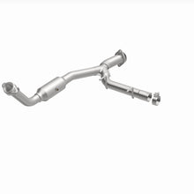 Load image into Gallery viewer, MagnaFlow Exhaust Products 4651411 California CARB Direct-Fit Catalytic Converter for Select Ford Expedition