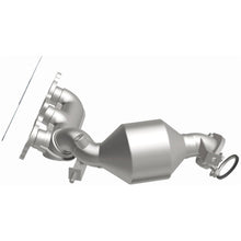 Load image into Gallery viewer, MagnaFlow Exhaust Products 5582834 California CARB Manifold Catalytic Converter for Select Toyota Sienna
