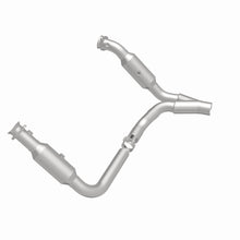 Load image into Gallery viewer, MagnaFlow Exhaust Products 5451664 California CARB Direct-Fit Catalytic Converter for Select Dodge Ram
