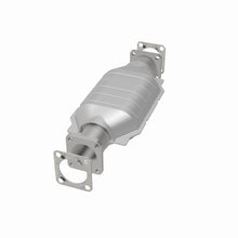 Load image into Gallery viewer, MagnaFlow Exhaust Products 3391652 California CARB Direct-Fit Catalytic Converter for Select Chevrolet LUV, Isuzu Amigo, Isuzu Pickup, Isuzu Rodeo, Isuzu Trooper