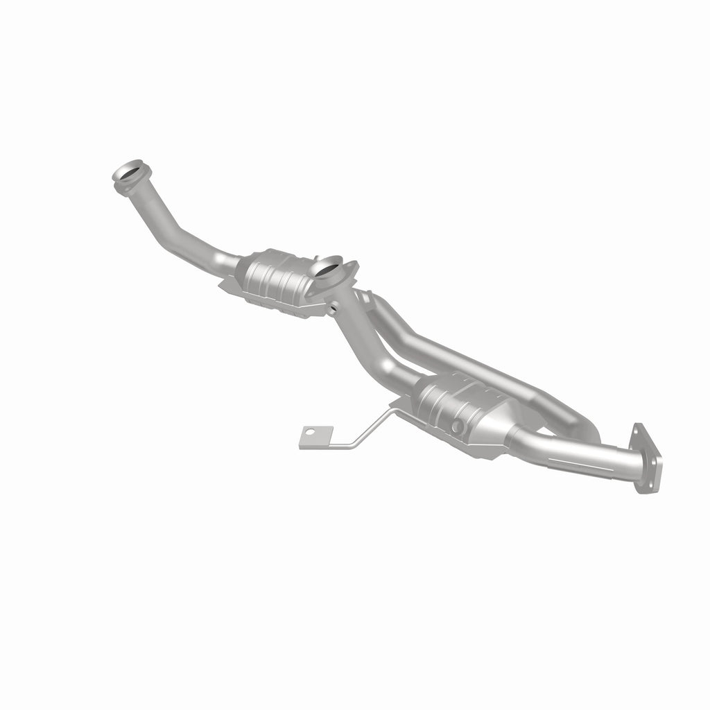 MagnaFlow Exhaust Products 49079 OEM Grade Direct-Fit Catalytic Converter for Select Ford Freestar, Mercury Monterey