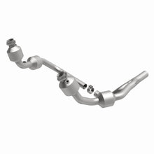 Load image into Gallery viewer, MagnaFlow Exhaust Products 5582689 California CARB Direct-Fit Catalytic Converter for Select Jeep Wrangler