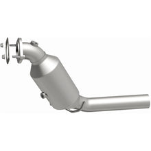 Load image into Gallery viewer, MagnaFlow Exhaust Products 280265 OEM Grade Direct-Fit Catalytic Converter for Select Ford Explorer, Ford Police Interceptor Utility