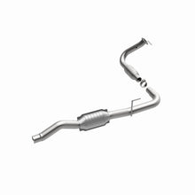 Load image into Gallery viewer, MagnaFlow Exhaust Products 93622 HM Grade Direct-Fit Catalytic Converter for Select Chevrolet Silverado HD, Chevrolet Silverado 2500, Chevrolet Suburban 2500, GMC Sierra HD, GMC Sierra 2500, GMC Sierra HD, GMC Yukon XL