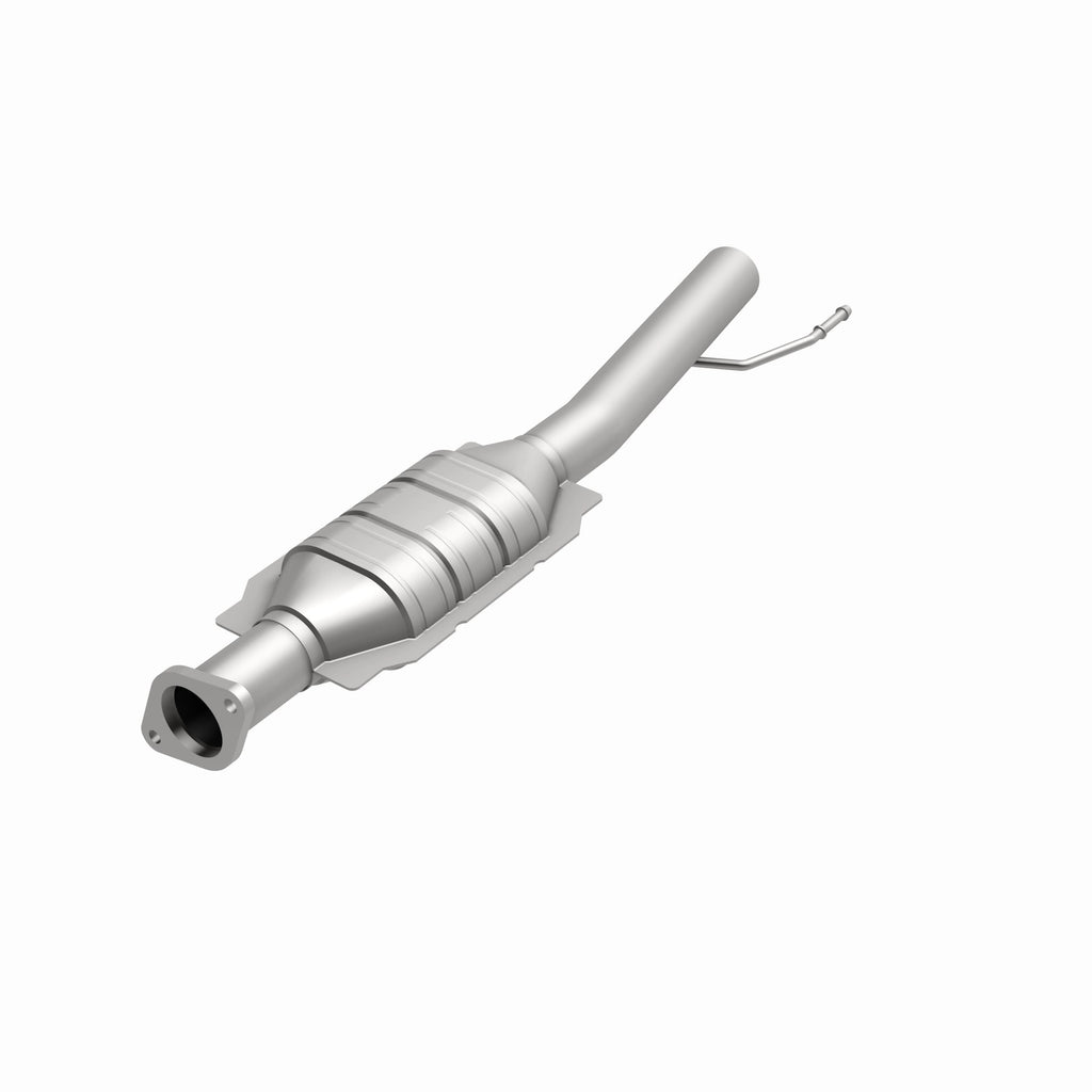 MagnaFlow Exhaust Products 49662 OEM Grade Direct-Fit Catalytic Converter for Select Ford Escape, Mazda Tribute, Mercury Mariner