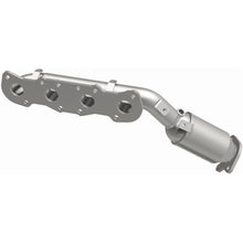 Load image into Gallery viewer, MagnaFlow Exhaust Products 22-093 OEM Grade Manifold Catalytic Converter for Select Hyundai Equus, Hyundai Genesis, Kia K900