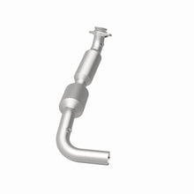 Load image into Gallery viewer, MagnaFlow Exhaust Products 5582311 California CARB Direct-Fit Catalytic Converter for Select Ford E-150, Ford E-250