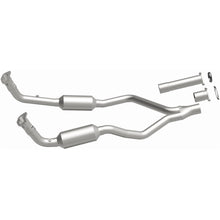 Load image into Gallery viewer, MagnaFlow Exhaust Products 3391821 California CARB Direct-Fit Catalytic Converter for Select Land Rover Range Rover