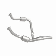 Load image into Gallery viewer, MagnaFlow Exhaust Products 5551458 California CARB Direct-Fit Catalytic Converter for Select Jeep Wrangler
