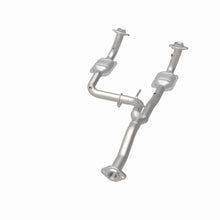 Load image into Gallery viewer, MagnaFlow Exhaust Products 23957 HM Grade Direct-Fit Catalytic Converter for Select Jeep Liberty