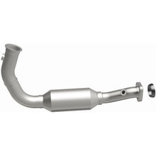 Load image into Gallery viewer, MagnaFlow Exhaust Products 5451583 California CARB Direct-Fit Catalytic Converter for Select Jeep Liberty
