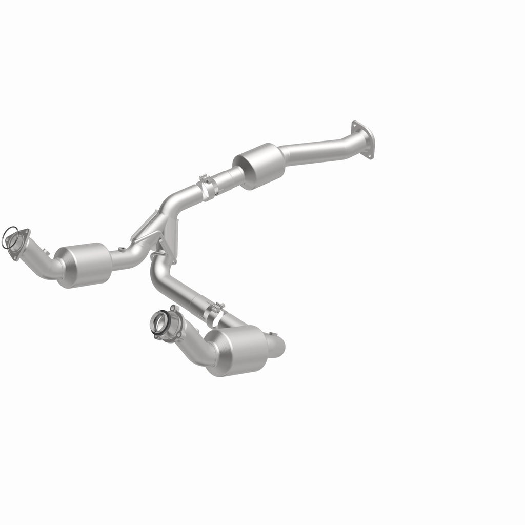 MagnaFlow Exhaust Products 280745 OEM Grade Direct-Fit Catalytic Converter for Select Chevrolet Silverado HD, Chevrolet Silverado HD, GMC Sierra HD, GMC Sierra HD
