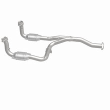 Load image into Gallery viewer, MagnaFlow Exhaust Products 23957 HM Grade Direct-Fit Catalytic Converter for Select Jeep Liberty