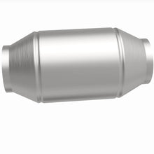 Load image into Gallery viewer, MagnaFlow Exhaust Products 333506 California CARB Universal Catalytic Converter for Select Dodge D100, Dodge D150, Isuzu Pickup, Isuzu Rodeo