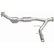 Load image into Gallery viewer, MagnaFlow Exhaust Products 24414 HM Grade Direct-Fit Catalytic Converter for Select Ford Expedition