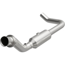 Load image into Gallery viewer, MagnaFlow Exhaust Products 5451651 California CARB Direct-Fit Catalytic Converter for Select Chrysler Aspen, Dodge Durango