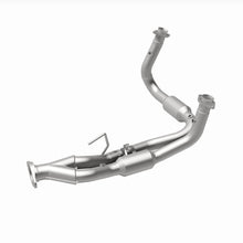 Load image into Gallery viewer, MagnaFlow Exhaust Products 4651686 California CARB Direct-Fit Catalytic Converter for Select Jeep Grand Cherokee