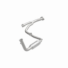 Load image into Gallery viewer, MagnaFlow Exhaust Products 49582 OEM Grade Direct-Fit Catalytic Converter for Select Jeep Liberty