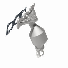 Load image into Gallery viewer, MagnaFlow Exhaust Products 51201 OEM Grade Manifold Catalytic Converter for Select Hyundai Santa Fe, Hyundai Veracruz