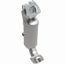 Load image into Gallery viewer, MagnaFlow Exhaust Products 52120 OEM Grade Manifold Catalytic Converter for Select Chrysler 200, Chrysler Town &amp; Country, Dodge Avenger, Dodge Grand Caravan, Dodge Journey, Ram C/V, Volkswagen Routan