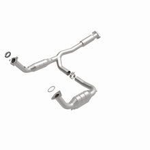 Load image into Gallery viewer, MagnaFlow Exhaust Products 49886 OEM Grade Direct-Fit Catalytic Converter for Select Buick Rainier, Chevrolet Trailblazer EXT, GMC Envoy XL, GMC Envoy XUV, Isuzu Ascender