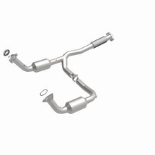 Load image into Gallery viewer, MagnaFlow Exhaust Products 4451172 California CARB Direct-Fit Catalytic Converter for Select Buick Rainier, Chevrolet Trailblazer EXT, GMC Envoy XL, Isuzu Ascender