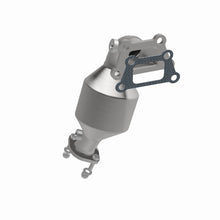 Load image into Gallery viewer, MagnaFlow Exhaust Products 5582189 California CARB Manifold Catalytic Converter for Select Chevrolet Equinox, GMC Terrain
