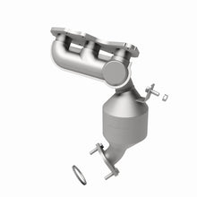 Load image into Gallery viewer, MagnaFlow Exhaust Products 5582858 California CARB Manifold Catalytic Converter for Select Toyota Highlander, Toyota Sienna