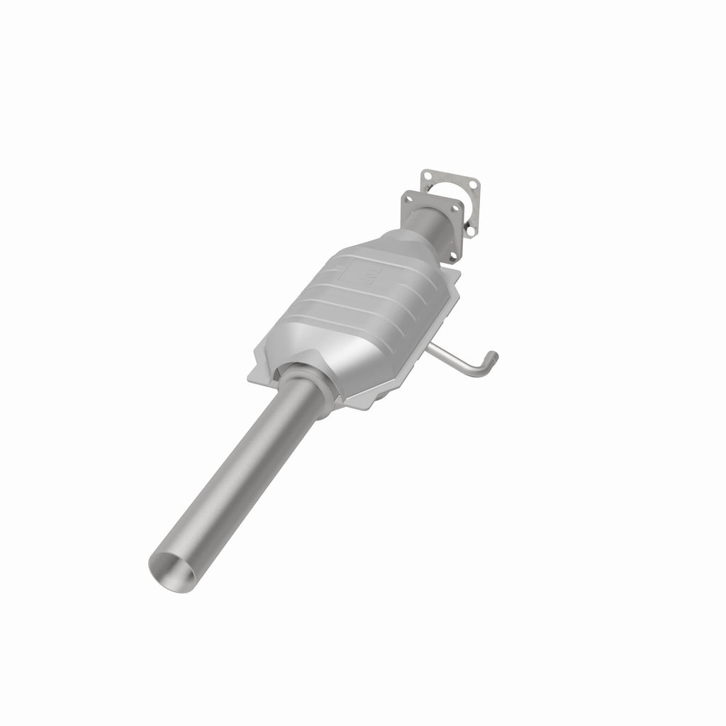 MagnaFlow Exhaust Products 23225 Standard Grade Direct-Fit Catalytic Converter for Select Jeep Wrangler