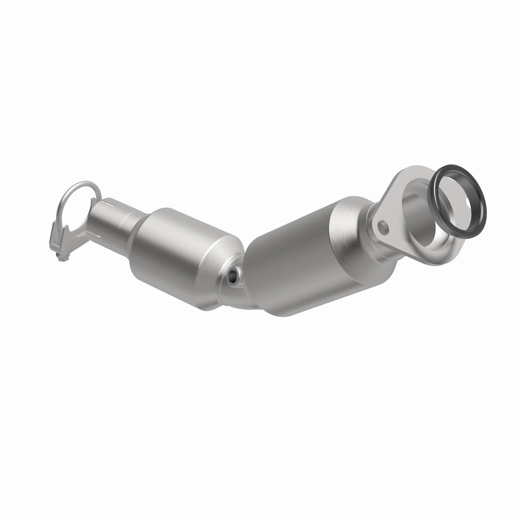 MagnaFlow Exhaust Products 52455 OEM Grade Direct-Fit Catalytic Converter for Select Toyota Prius, Toyota Prius Plug-In